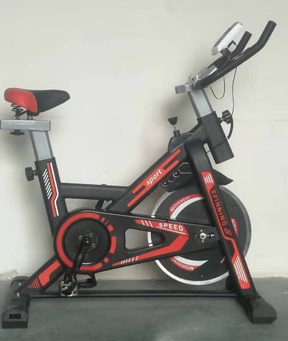 Vélo d'appartement ultra-silencieux équipement d'exercice de gymnastique à domicile système de freinage magnétique pour la perte de poids en acier
