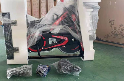 Vélo d'appartement ultra-silencieux équipement d'exercice de gymnastique à domicile système de freinage magnétique pour la perte de poids en acier